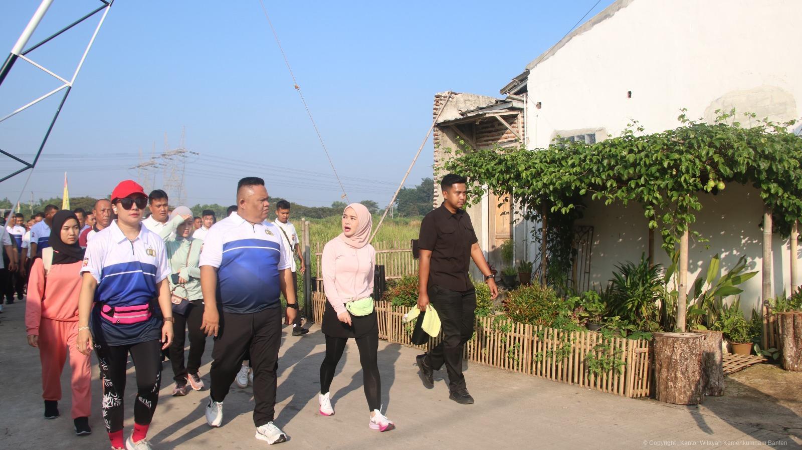 Kemenkum Banten Ikuti Olahraga Bersama HUT Bhayangkara ke-79