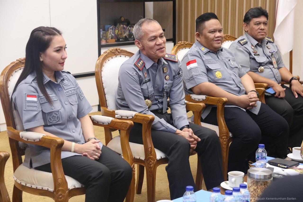 494651e3c8bc493bacca353055de161f