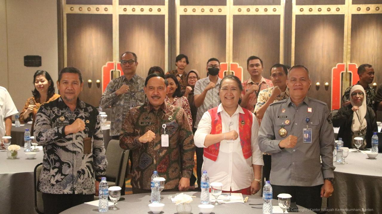 d413ef44ab9d446c94cb5b926a7cc450