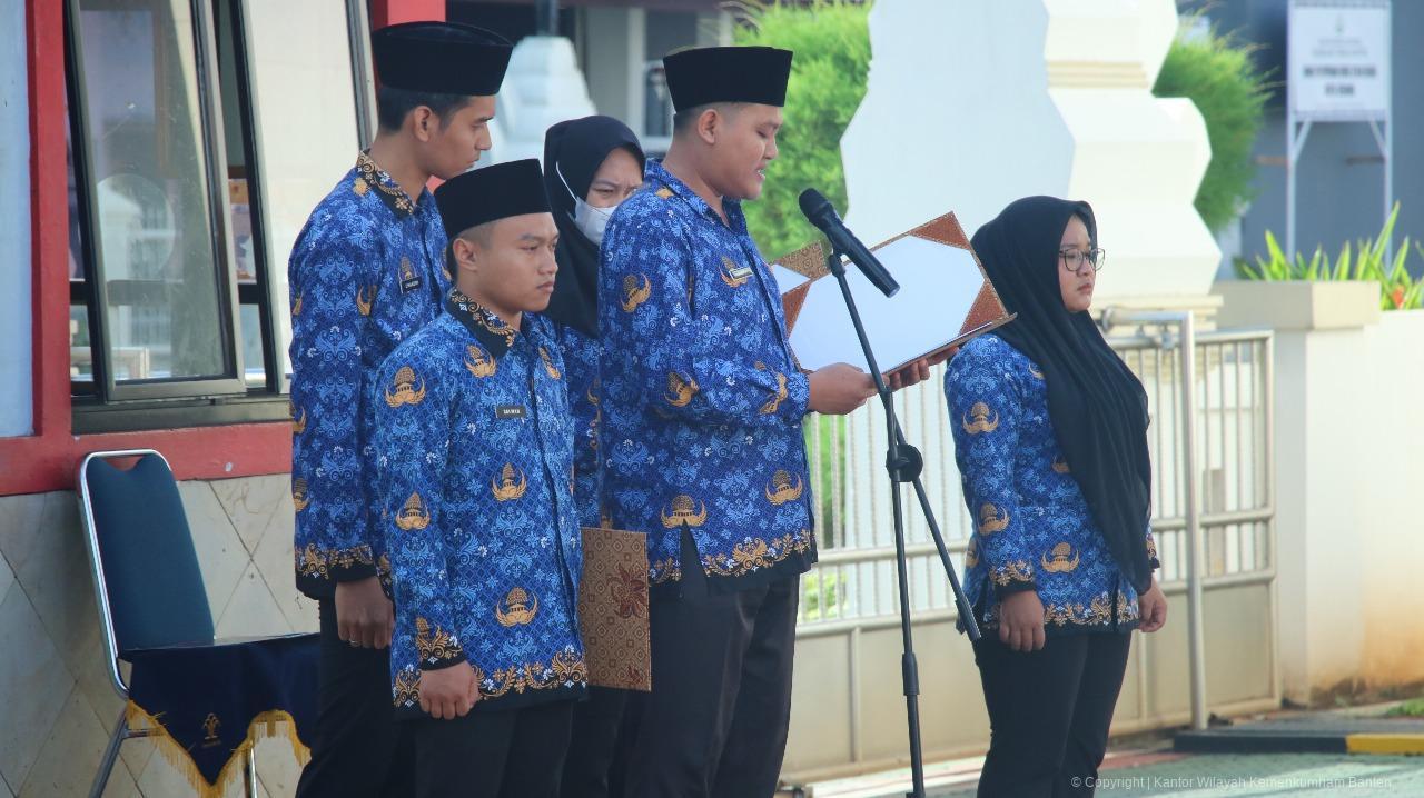 7f05b988d1614a7a810e3864abb6419f