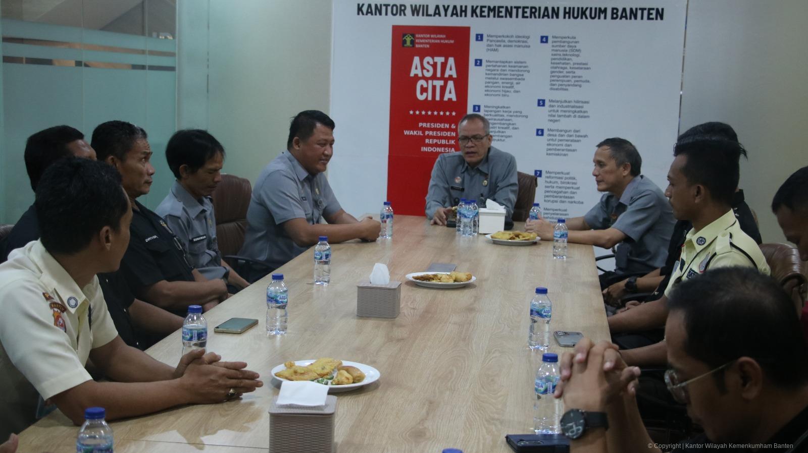 Kakanwil Kemenkum Banten Tekankan Etika dan Integritas PPNPN Jelang Libur Nataru