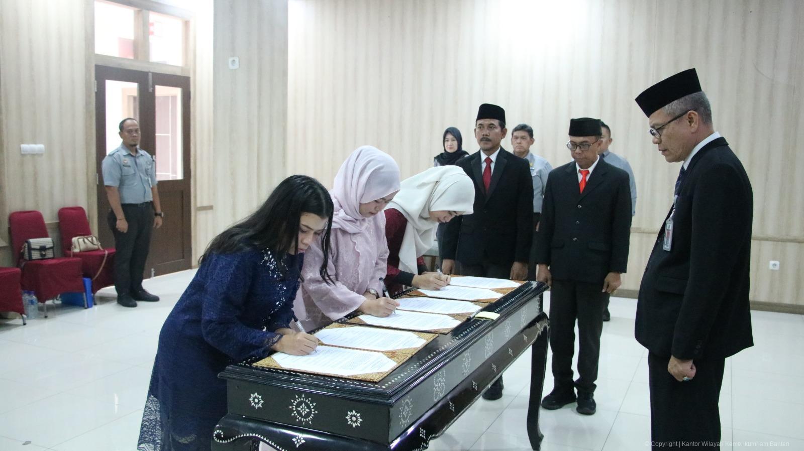 Tiga Notaris Pengganti Resmi Dilantik, Kakanwil Kemenkum Banten Tekankan Integritas